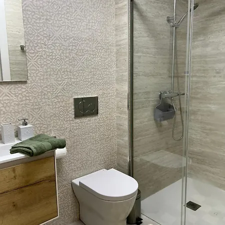 With Rooftop Pool 150 M From The * Торевьиа